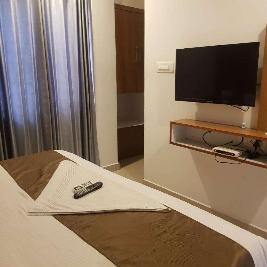 The Galaxy Suites Kochi Exterior foto